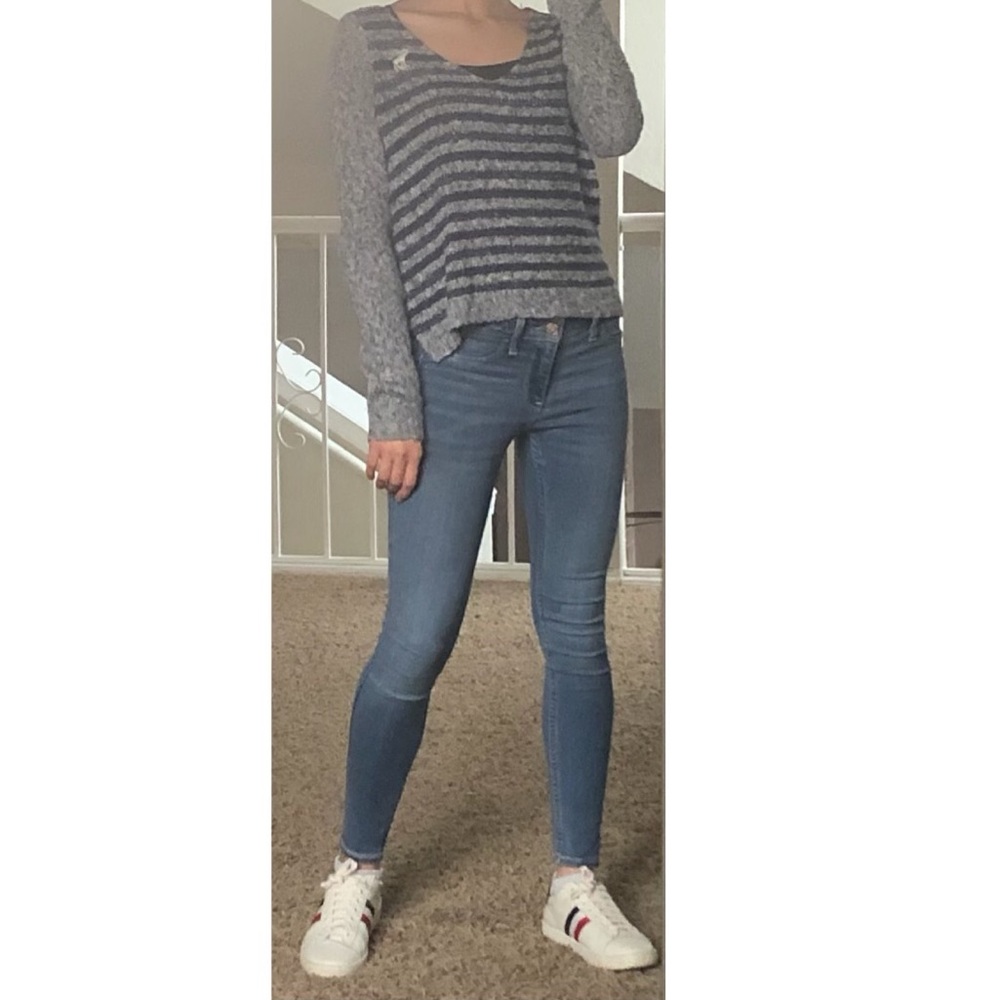 Abercrombie Stripped V-neck Sweater